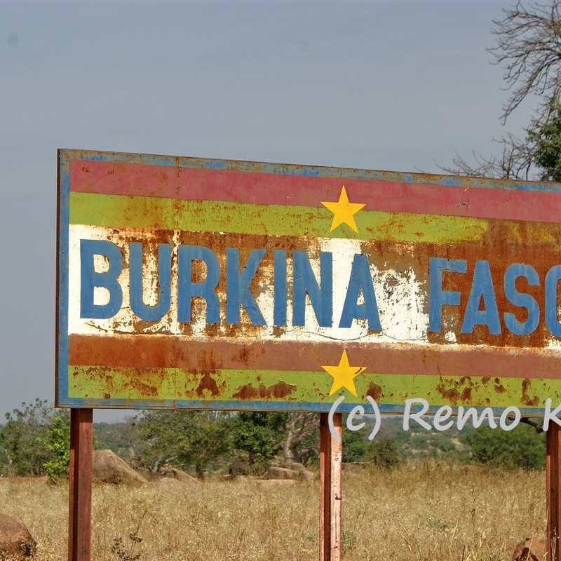 Border sign, border Burkina Faso, Ghana